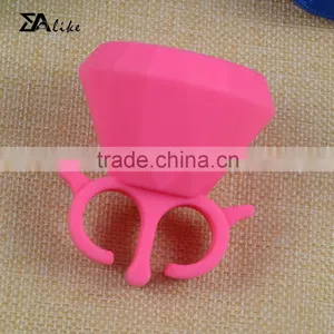 Clear Acrylic Rubber Silicone Wearable Nail Polish Bottle Holder thumbnail-3