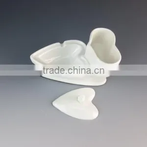 White Ceramics Type Funny Closestool Shaped Eco-friendly Ashtray thumbnail-1