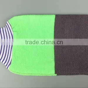 New Design Two Color Body Wash Mitt thumbnail-1