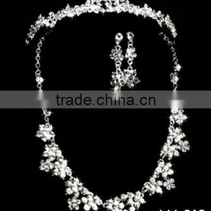 Wholesale Fashion Rhinestone Costume Necklace Set Bridal Silver Plated Jewelry Sets thumbnail-1