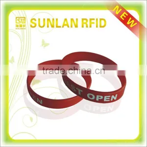 PVC/PET/Silicone Rubber Wristband With RFID CHips thumbnail-1