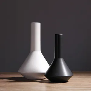Convergent Modern Simple White Black Matte Ceramic Vase For Wedding Gift Decortion thumbnail-2