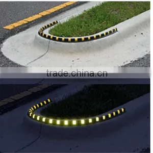 Road Warning Post Reflective Rubber Traffic Lane Reflective Divider thumbnail-2
