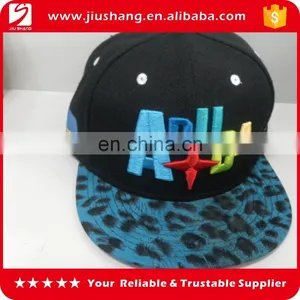 100% Acrylic 6 Panel Flat Brim Snapback Cap With Custom Embroidery Logo thumbnail-1