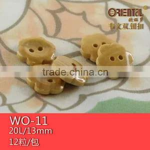 2 Holes Flower Shape Wooden Buttons thumbnail-2
