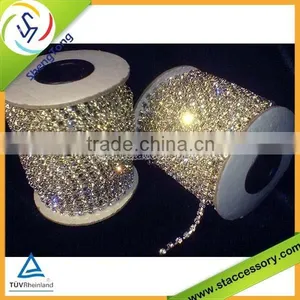 High Quality Wholesale Plastic Rhinestone Trimming for Dress thumbnail-3