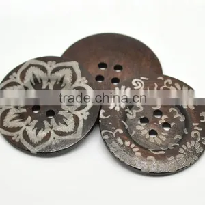 High Quality Scrapbooking 4 Holes Round Mixed 6cm Wood Sewing Buttons thumbnail-2