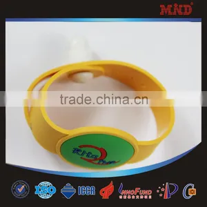 MDW410 74mm Diameter Rfid Silicone Electronic Identification Wristband /bracelet thumbnail-4