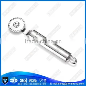 YangJiang Factory Small Stainless Steel Round Pizza Cutter thumbnail-1
