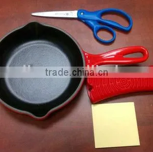 Silicone Heat Resistant Fry Pan Handle Sleeve thumbnail-1