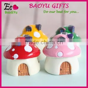 Mini CUTE Fashional Resin Decoration, ZAKKA Mushroom Small Home Furnishing Articles Mini House Resin Home Background Props thumbnail-1