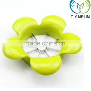 Beautiful Flower Shape Apple Slicer Cutter and Corner thumbnail-1