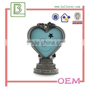Miniature Metal Heart Shaped Stand Picture Photo Frame thumbnail-1