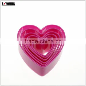 47021 Heart Shaped Plastic Cake Divider Cutter thumbnail-2