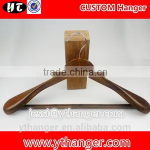 YY0535 Bulk Hotel Luxury Wood Coat Hangers Wide Shoulder Shuit Hanger thumbnail-4