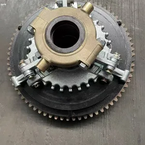 Weifang Diesel Engine Clutch Pressure Plate Assembly 4105/6105, Internal Assembly Parts of Weifang Huadong Huafeng Diesel Engine Clutch, Original Friction Plate, Source Factory thumbnail-3