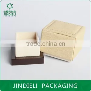 Tiny Lovely Velvet Off-white Ring Gift Box thumbnail-2