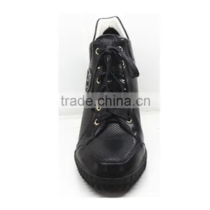 Elegant Pure Black Gusset Boot thumbnail-3