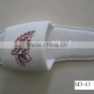 Cheap Disposable Terry Open Style Slippers With Custom Logo thumbnail-1