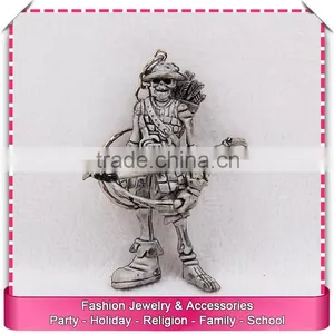 Custom Metal Keychains for Men, Skull Shaped Keychains Personalized thumbnail-2