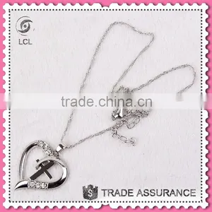 New Arrival Fashion Jewelry Cross in Heart Bling Handmade Necklace for Woman Cute Girl Religious Necklace thumbnail-3