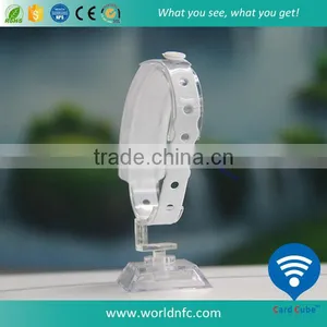 Low Price Custom Single Use RFID PVC Wristband thumbnail-5