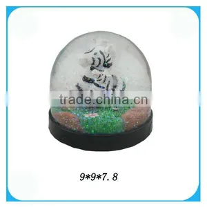 Resin+Plastic Material Animal Globe Snow thumbnail-1