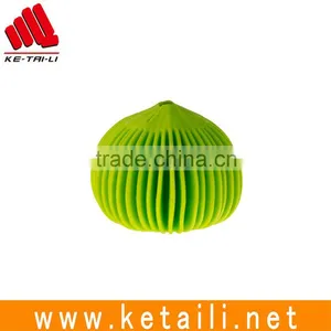 2016 Hot Selling High Quality Silicone Garlic Peeler Garlic & Onion Peeler Machine thumbnail-4