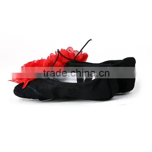 Wholesale Fashion Beautiful Dance Wear Black With Big Red Flower Shoes Baby Girls Ballet Dance Shoes thumbnail-3
