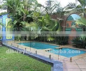 Clear 12mm Tempered Glass Pool Fencing thumbnail-1