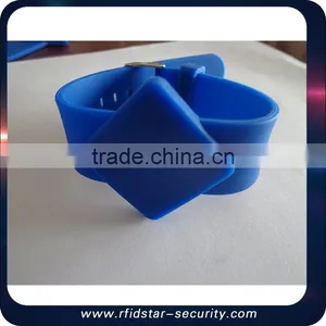 Multifunctional Cheap Rubber Wristband Silicone Wristband Bracelet Promotion Wristband Made in China thumbnail-6