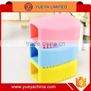 Mini Handheld Silicone Washing Board Laundry Scrubboard thumbnail-1