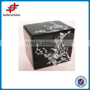 Tree Design Crystal Jewelry Box thumbnail-1
