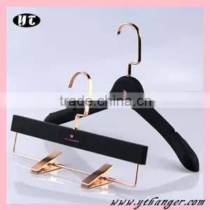 Fashion High End Plastic Hanger Anti-slip Rubber Hanger for Clothes thumbnail-3