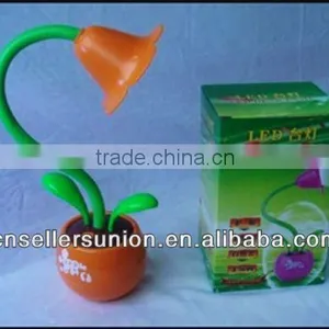 USB Apple-Flower-Shaped Table Lamp thumbnail-1