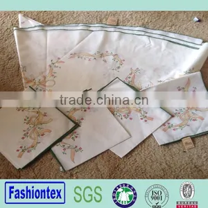 Fancy Flower Printed Table Cloths and Napkin Set thumbnail-1