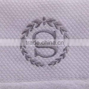 100% Cotton 3pcs Embroidery Towels Bath Set for Hotel thumbnail-3