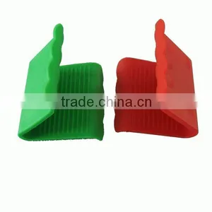 Hot Selling Hand File Silicone Food Grabber thumbnail-1