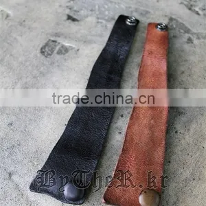 Man High Fashion Spacial Shape Snap Button Genuine Waxy Leather Bracelet For Men thumbnail-3