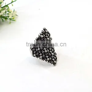 Stainless Steel Jewelry Skulls Men's Ring Rocker Gay Men Ring thumbnail-2