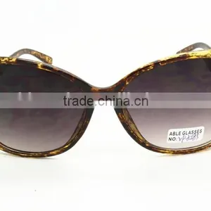 Wholesale Price Fashion Women Sunglasses With Flower Shaped Diamond thumbnail-3