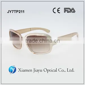 Fashion Plastic Sunglasses With Polarized (or PC) Lens for Woman Custom Logo thumbnail-1
