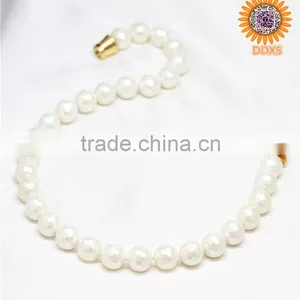 White 10mm AAAA+ White Magnetic Clasp Shell Pearl Necklace thumbnail-2