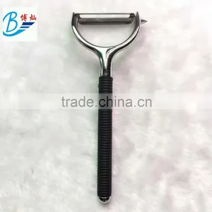 Vegatable and Fruit Peeler thumbnail-1