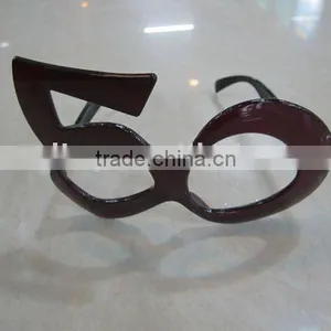 Party Glasses thumbnail-1