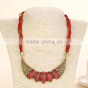 Fashioable New Trendy High-end Gemstone Necklace Vintage Geometric Necklace Wholesale thumbnail-5