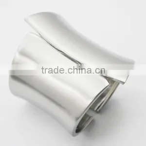 Wholesale High Quality Hammered Craft Metal Jewelry Wide Cuff Bangles thumbnail-4