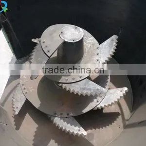 CHINA CHEAP PRICE FEED MIXER TRUCK/FARM FEED MIXER TRUCK thumbnail-4