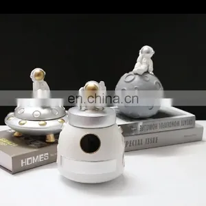 Astronaut Series Ornaments Modern Ashtray Portable Cigar Cigarette Resin Ashtray thumbnail-1
