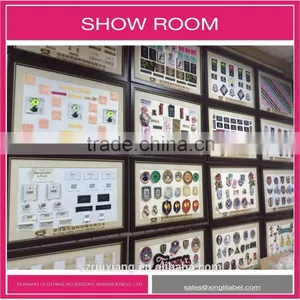 China Manufacturer of High Quality Woven Label Clothing Label thumbnail-4